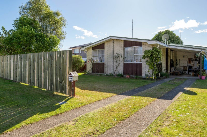 8 Mckee Avenue, Fenton Park, Rotorua - Carousel 2