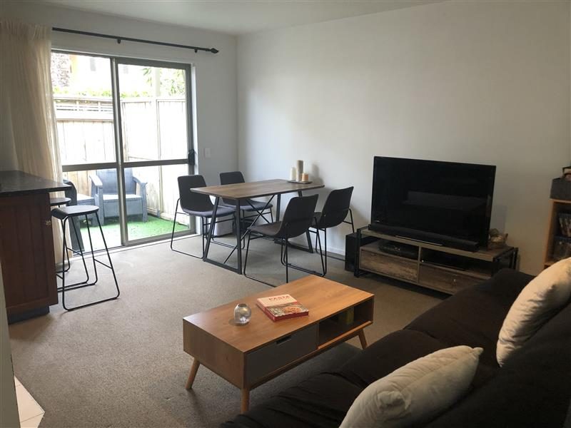 62A/21 Hunters Park Drive, Three Kings, Auckland - Carousel 2