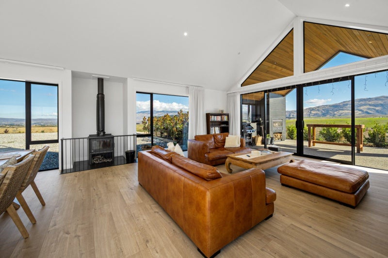 242 Vercoe Road, Springvale, Alexandra - Carousel 2