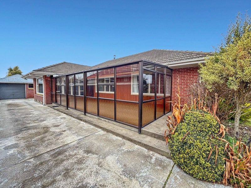 8 Fatima Street, Redwood, Christchurch - Carousel 1