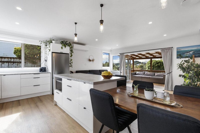 10 Moule Street, Kihikihi, Te Awamutu - Carousel 1