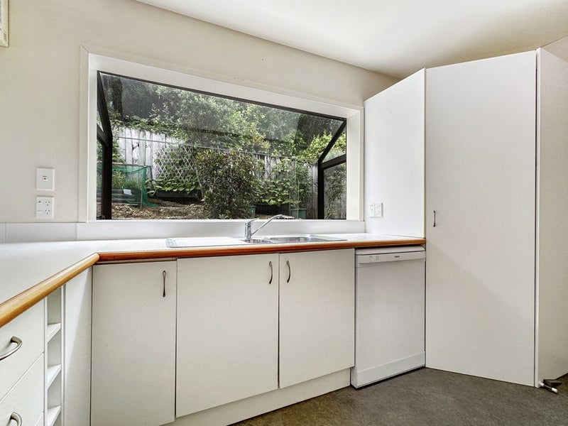 76 Moeraki Road, Maoribank, Upper Hutt - Carousel 2