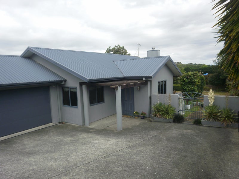 6 Palm Grove Drive, Western Heights, Hamilton - Carousel 2