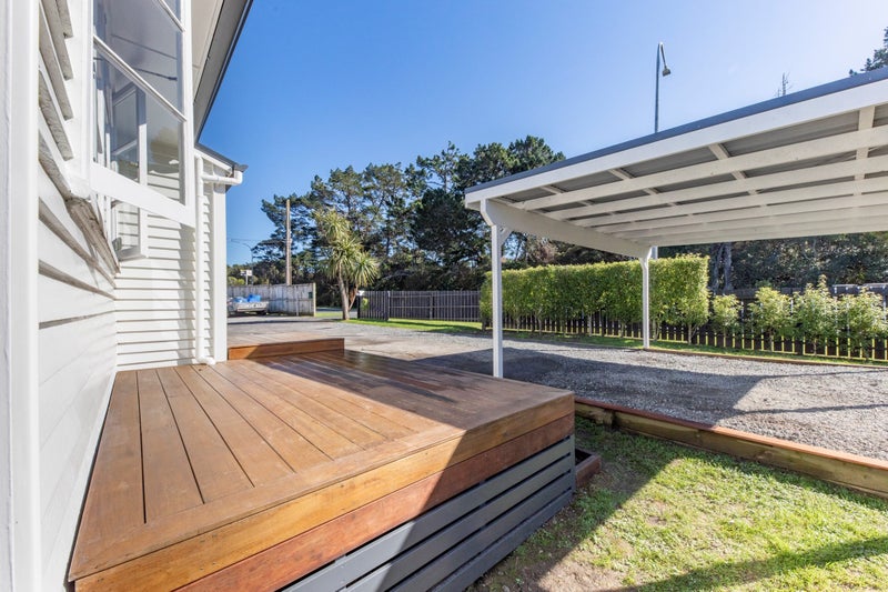 1/4 Godley Road, Green Bay, Auckland - Carousel 2