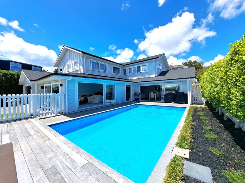 14 Argyle Road, Browns Bay, Auckland - Carousel 1
