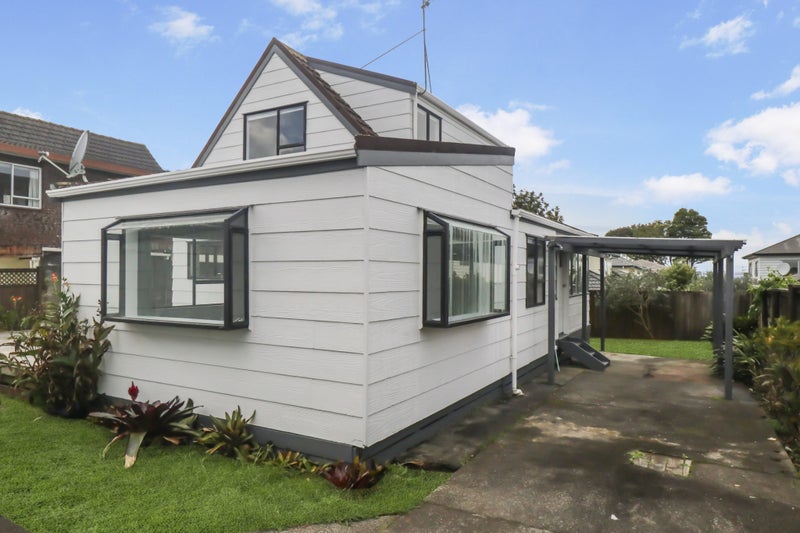 3C Ngatiawa Street, One Tree Hill, Auckland - Carousel 1