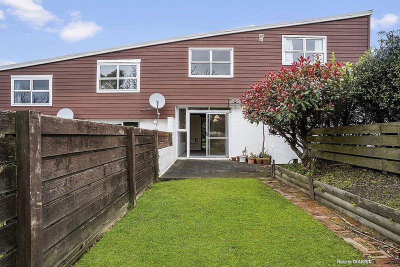 2/14 Rosehaugh Avenue, Karori, Wellington - Carousel 2