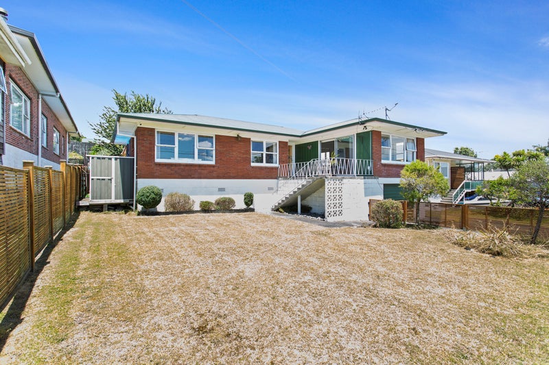 15 Halberg Street, Glenfield, Auckland - Carousel 1