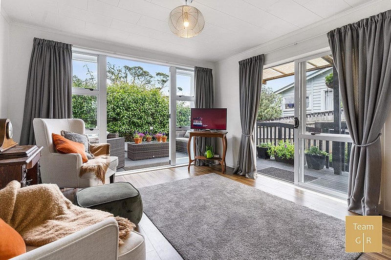 4B Waiari Road, Conifer Grove, Takanini - Carousel 2