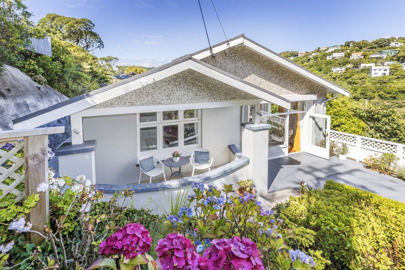 19 Thorby Street, Northland, Wellington - Carousel 1