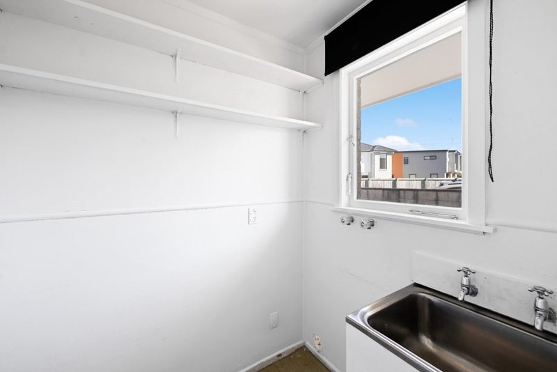 20 May Street, Hamilton East, Hamilton - Carousel 12
