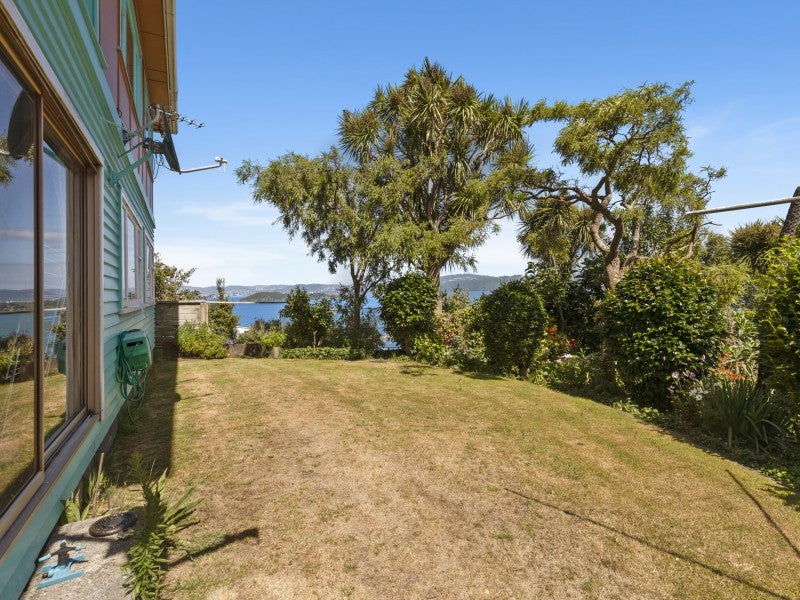 21 Nikau Road, Point Howard, Lower Hutt - Carousel 1