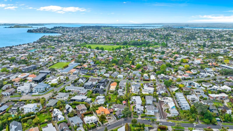 27 Comins Crescent, Mission Bay, Auckland - Carousel 7