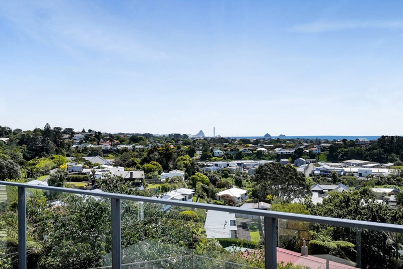 5 Hillcrest Street, Glen Avon, New Plymouth - Carousel 24