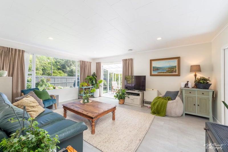 77 Spinnaker Drive, Whitby, Porirua - Carousel 2