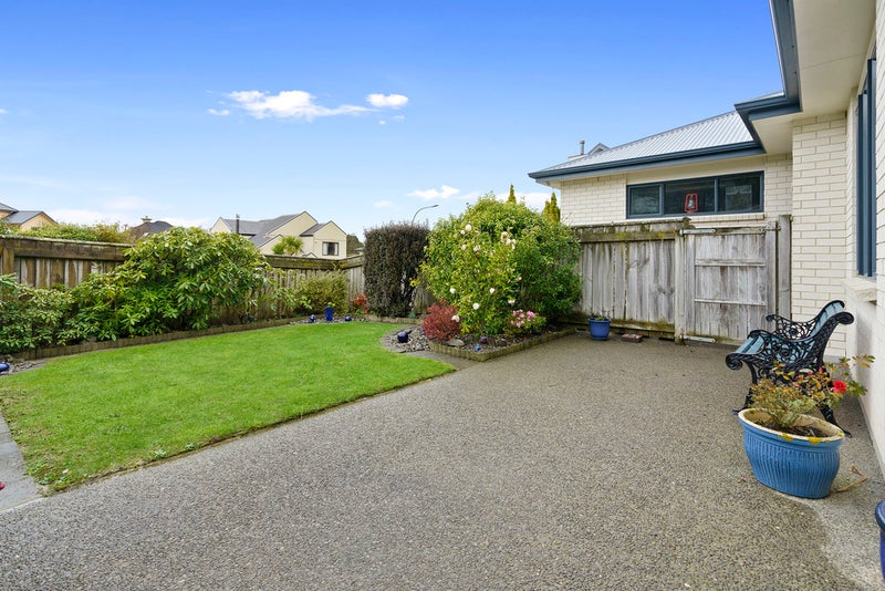 8 Chippenham Grove, Churton Park, Wellington - Carousel 2