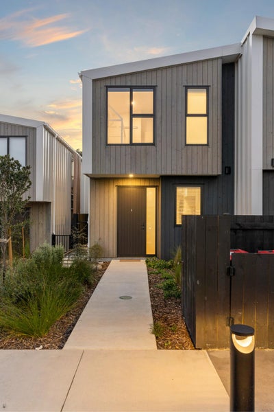 6/82 East Coast Road, Milford, Auckland - Carousel 1