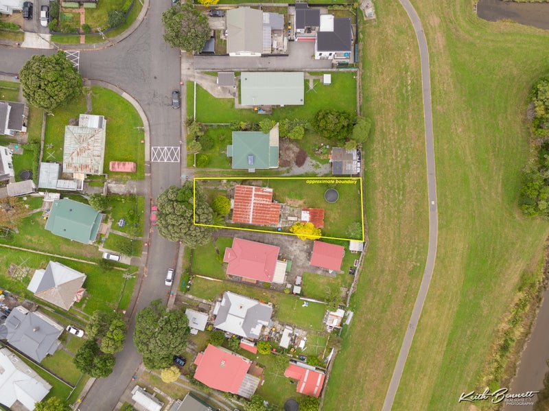 49 Randwick Crescent, Moera, Lower Hutt - Carousel 13