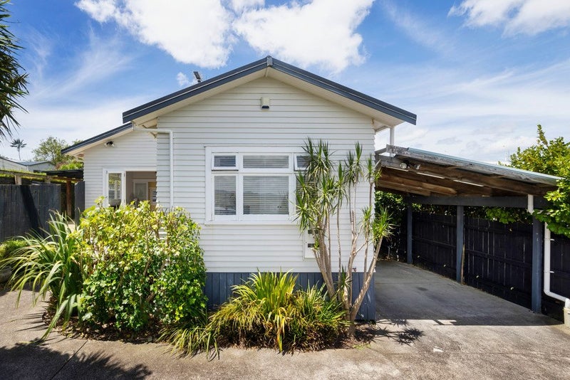 11A Rosebank Road, Avondale, Auckland - Carousel 1