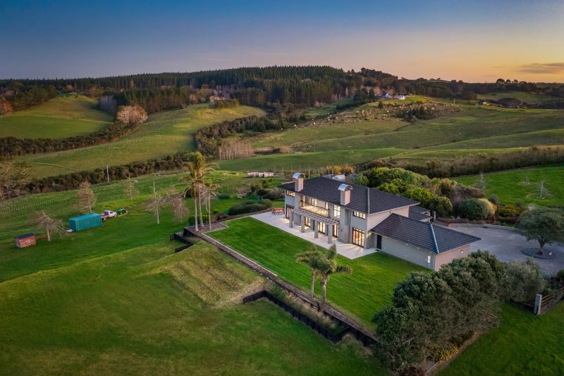 141 Valley Road, Kaukapakapa - Carousel 1