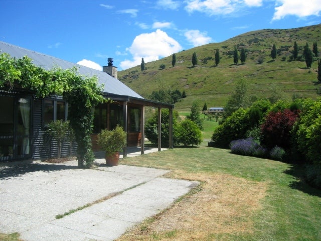 11 Sledmere Drive, Lower Shotover, Queenstown - Carousel 1