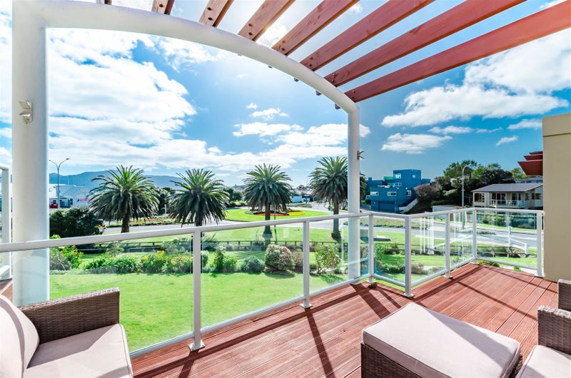 4/1 Marine Parade, Paraparaumu Beach, Paraparaumu - Carousel 1