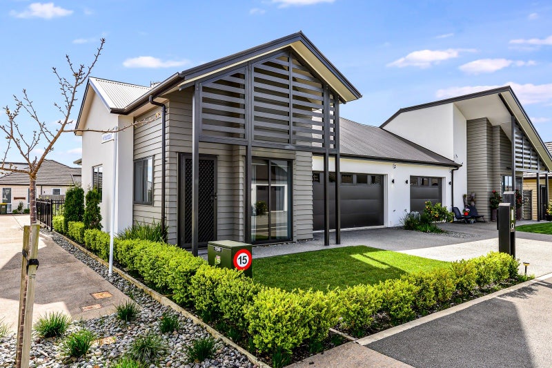 1 Eskdale Lane, Flagstaff, Hamilton - Carousel 1