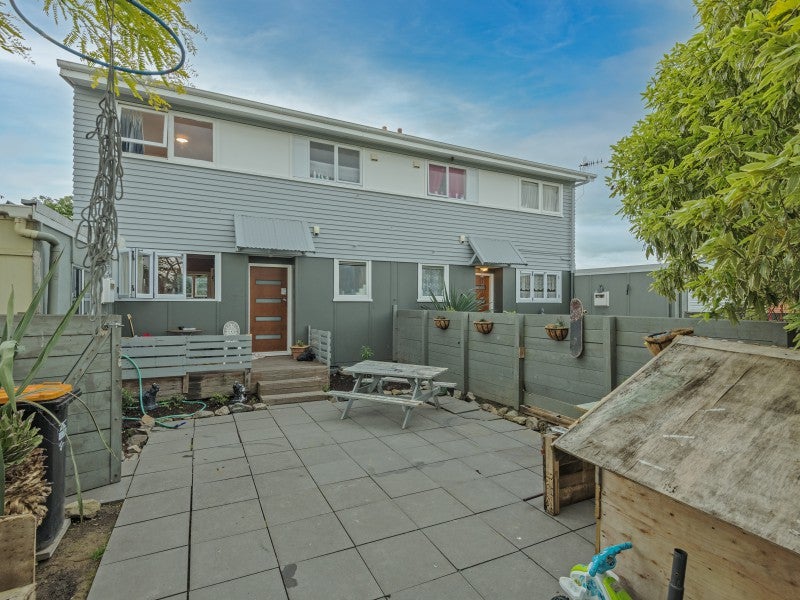 24 Farnham Avenue, Highbury, Palmerston North - Carousel 1