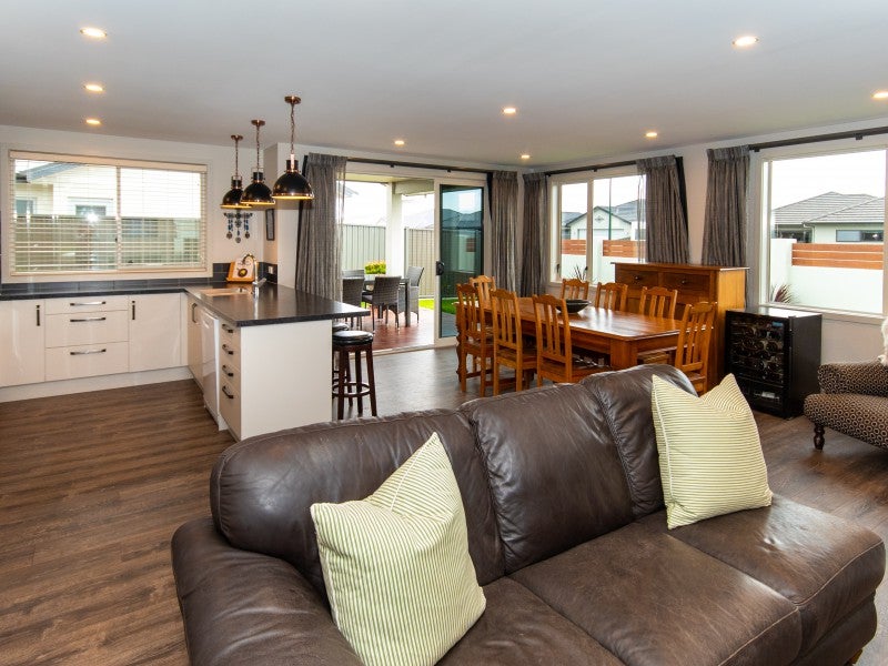 40 Waimakariri Drive, Te Awa, Napier - Carousel 2