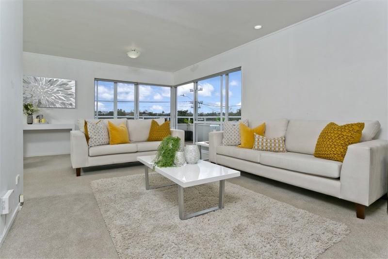 2/901 Beach Road, Waiake, Auckland - Carousel 2