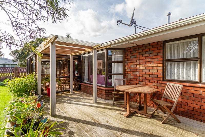 2/15 Avalon Crescent, Avalon, Lower Hutt - Carousel 2