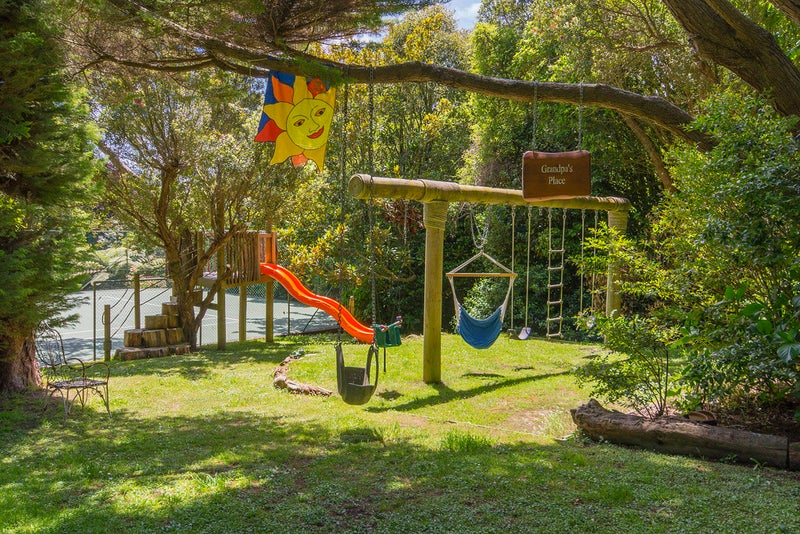52 Sunrise Boulevard, Tawa, Wellington - Carousel 2
