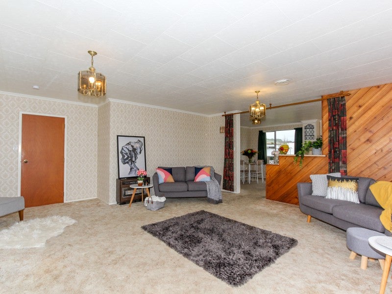 7 Parris Street, Moturoa, New Plymouth - Carousel 2