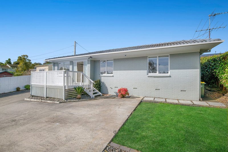 23 Wylie Avenue, Sunnynook, Auckland - Carousel 1