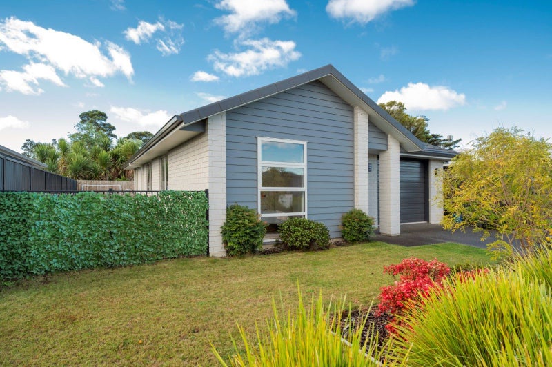 92 Sentinel Avenue, Omokoroa - Carousel 1