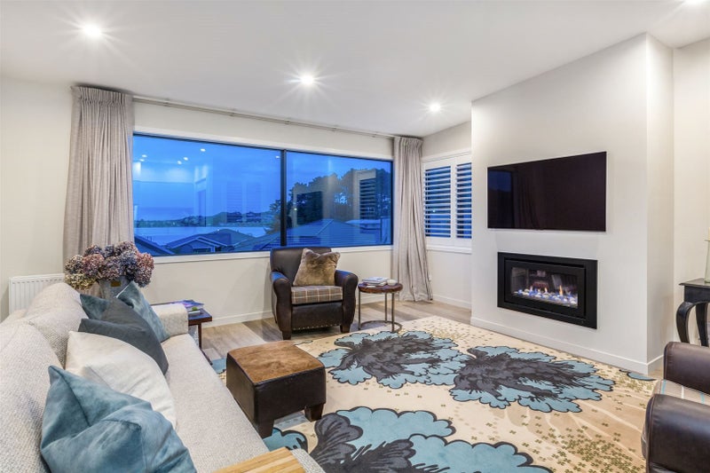 8 Ken Douglas Drive, Aotea, Porirua - Carousel 2