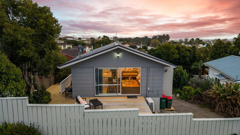 10 Beauchamp Drive, Massey, Auckland - Carousel 29