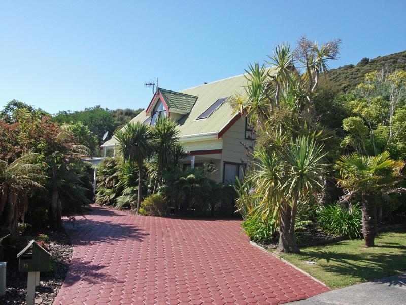 15 Northcote Street, Wainuiomata, Lower Hutt - Carousel 21