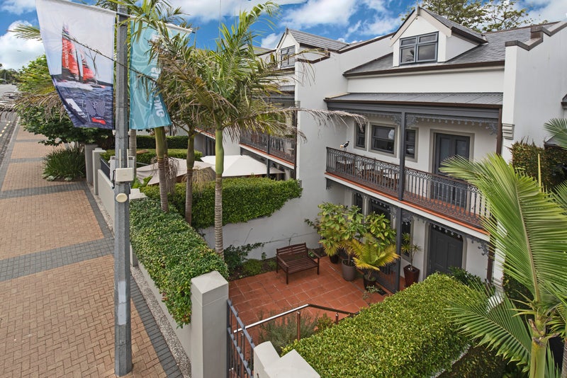 4/177 Hurstmere Road, Takapuna, Auckland - Carousel 2