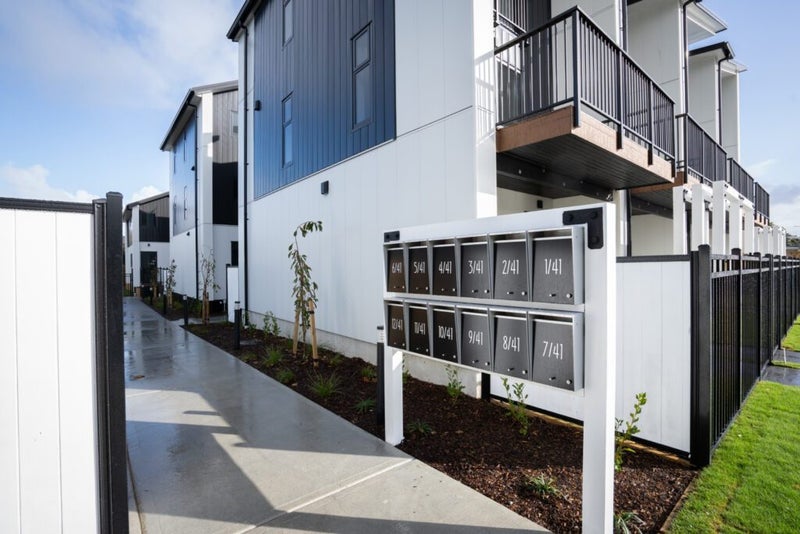 11/41 Collingwood Street, Waterloo, Lower Hutt - Carousel 1