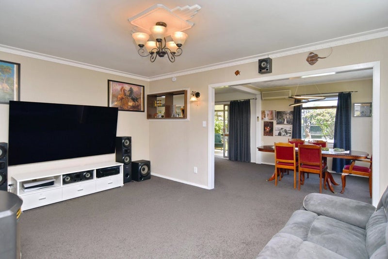 15 Emlyn Place, Avondale, Christchurch - Carousel 2