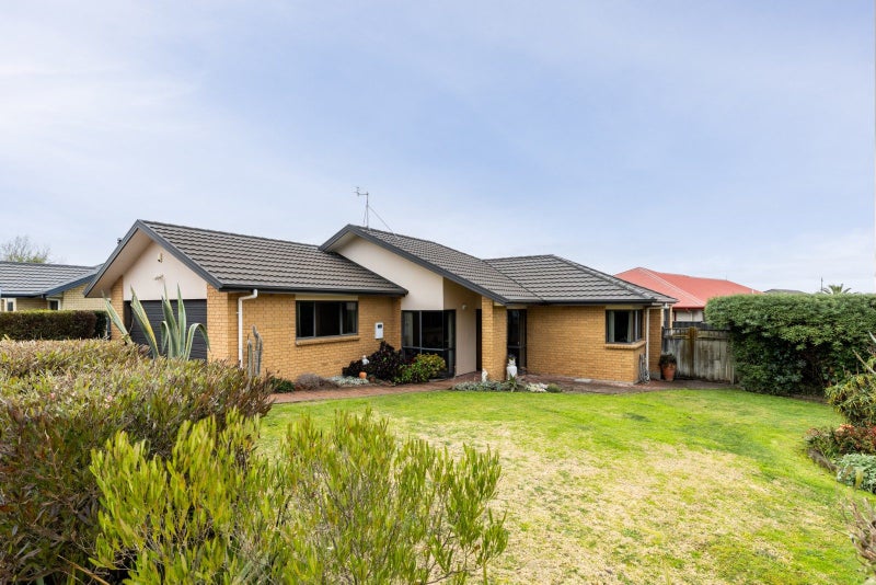 2 Washington Place, Havelock North, Havelock North - Carousel 1