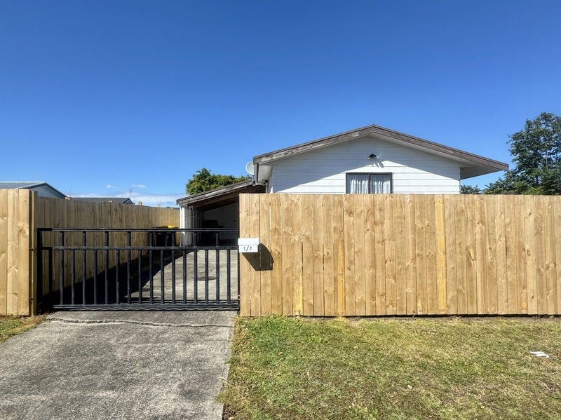 1/7 Maplesden Drive, Clendon Park, Auckland - Carousel 1