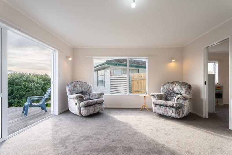 63 Pikarere Street, Titahi Bay, Porirua - Carousel 2
