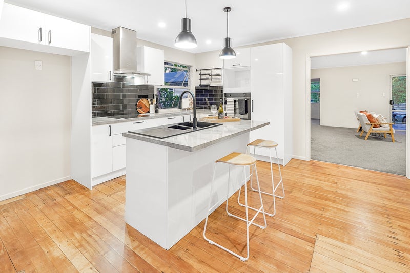 15 Kingsway Crescent, Forest Lake, Hamilton - Carousel 2