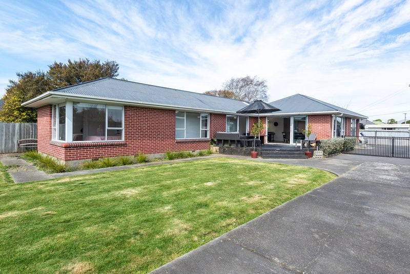 7 Voss Street, Shirley, Christchurch - Carousel 1
