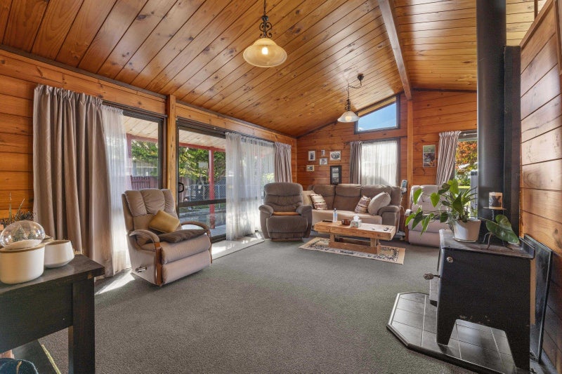 92 High Street, Eltham, Eltham - Carousel 2