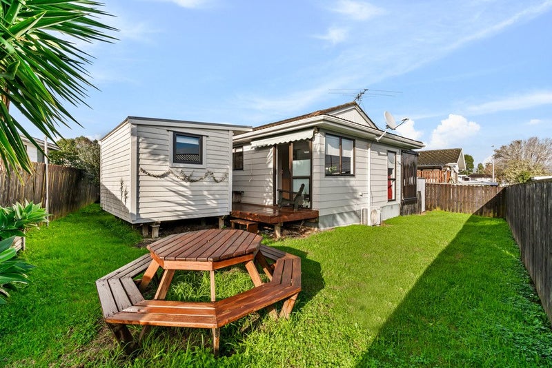 3/76 Luanda Drive, Ranui, Auckland - Carousel 1