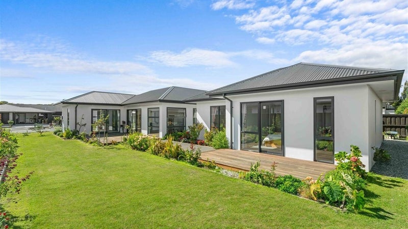 4 Tussle Grove, Halswell, Christchurch - Carousel 1