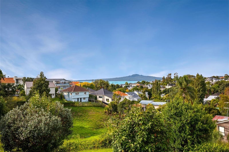 10 Godden Crescent, Orakei, Auckland - Carousel 2